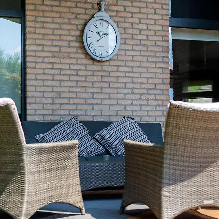 Cozy Holiday In With Sauna And Jacuzzi *